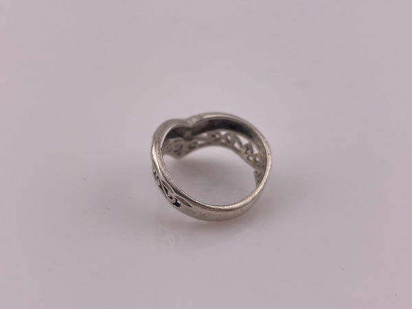 size 4.25 sterling silver stoneless V drop cut-out swirl ring **AS IS**