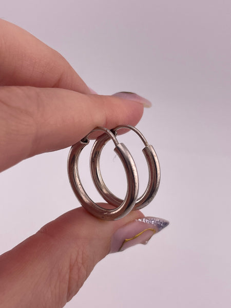 sterling silver 7/8" basic hoop earrings