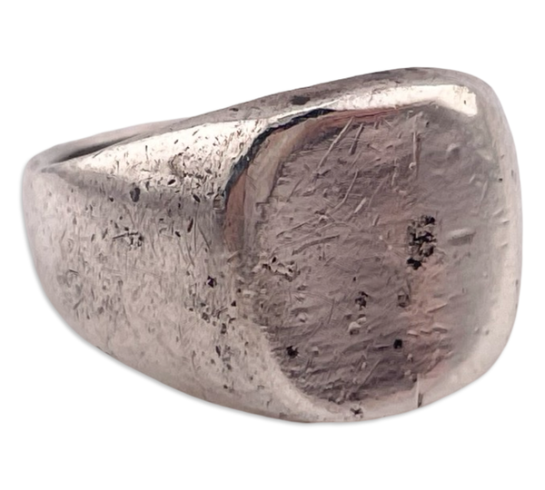 size 7.75 sterling silver very worn signet ring