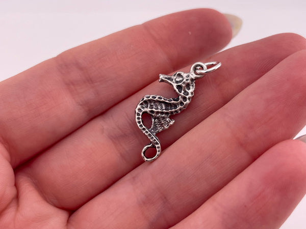 sterling silver seahorse pendant