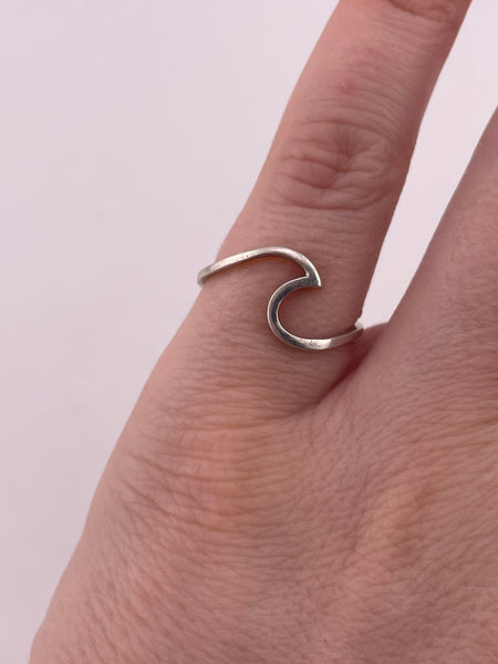 size 6 sterling silver thin wave ring