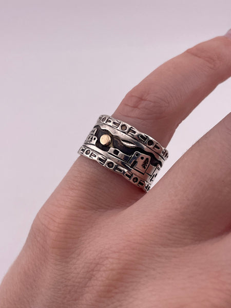 size 6.25 sterling silver & gold detailing landscape pueblo band ring