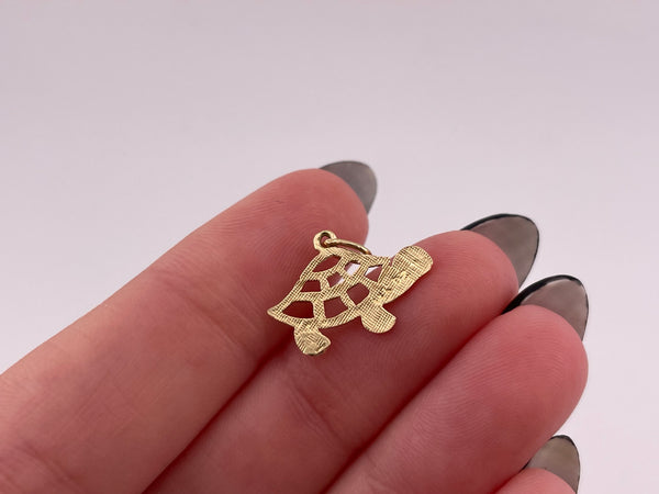 14k gold turtle pendant