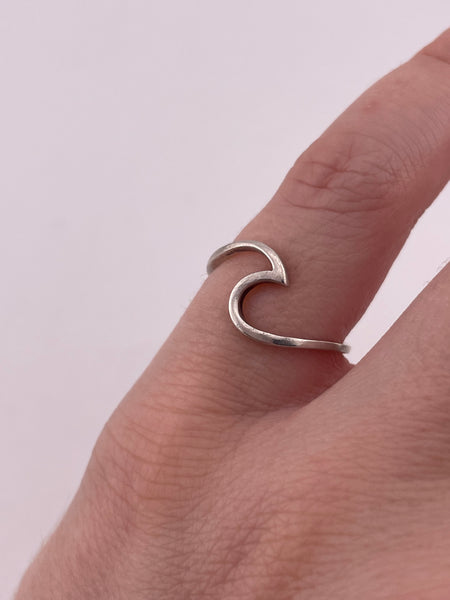 size 6 sterling silver thin wave ring