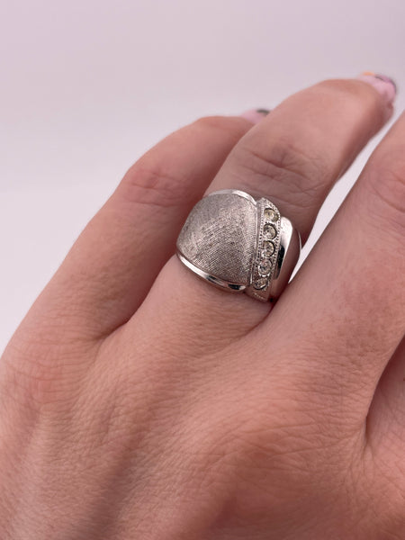 size 6 sterling silver rhodium plated Clark & Coombs textured rhinestone ring