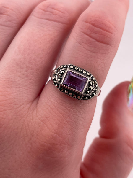 size 7.5 sterling silver faceted amethyst ring ***Missing 1 Marcasite***