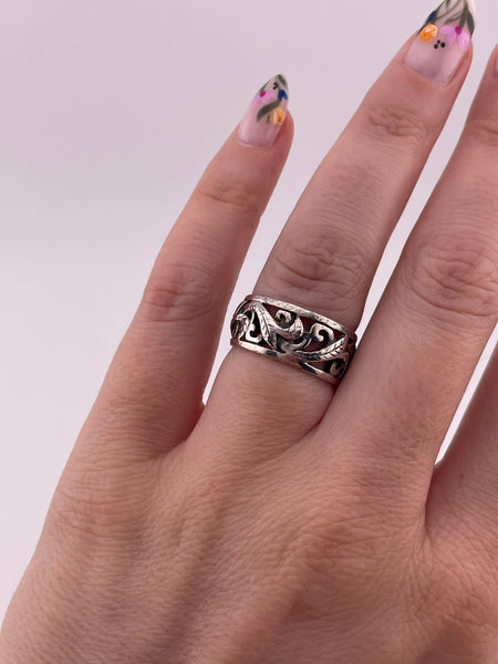 size 6.5 sterling silver scroll cut-out design band ring