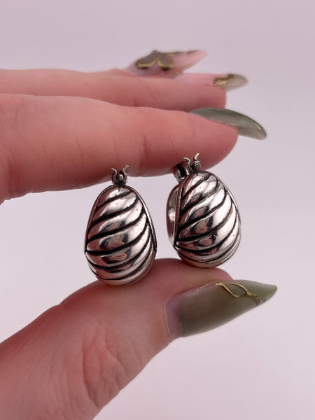 sterling silver lined puffy hoop earrings