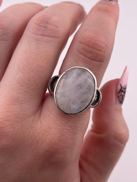 size 7.25 sterling silver oval rainbow moonstone cut-out slot design ring