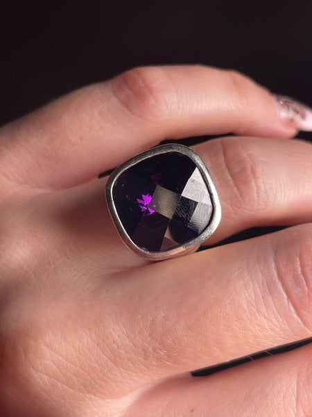size 5.75 rhodium plated sterling silver & gold wash chunky faceted purple glass ring