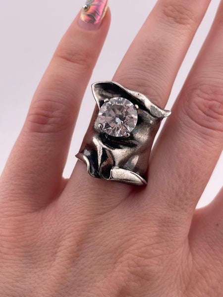 size 7 sterling silver rhinestone wavy ring