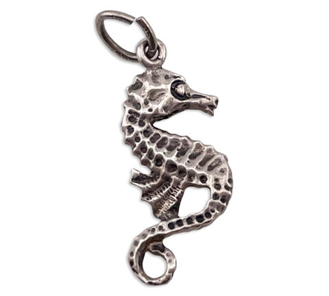 sterling silver seahorse pendant
