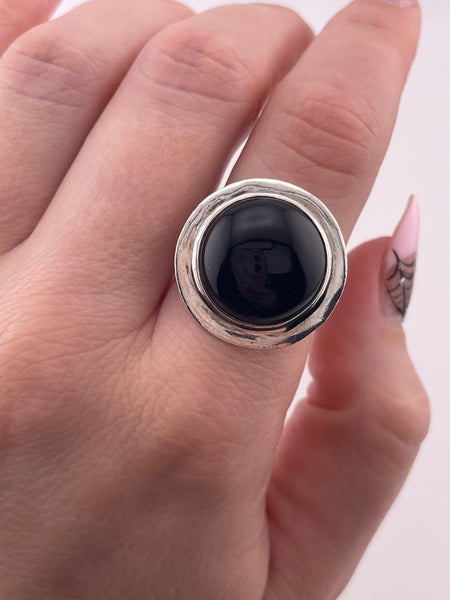 size 7.5 sterling silver round black agate ring
