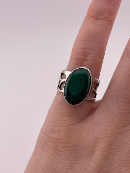 size 5.5 sterling silver malachite cut-out design band ring