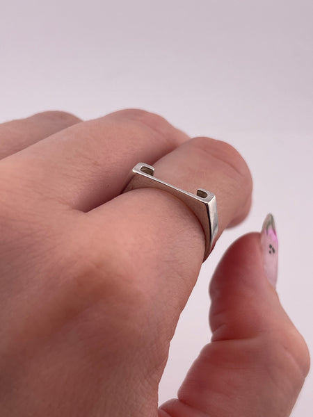 size 8 sterling silver 'C' sideways initial ring