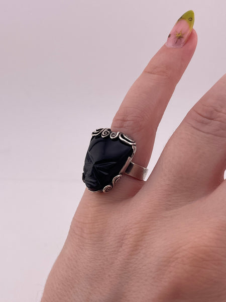 size 5.5 sterling silver onyx carved mask face ring ***AS IS***