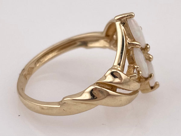 size 7.25 14k yellow gold opal & diamond ring