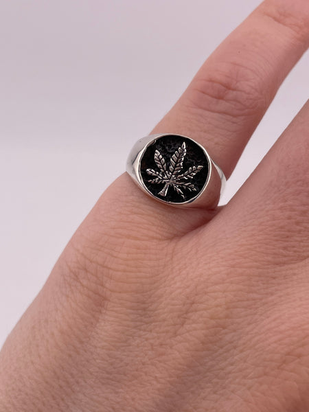 size 6 sterling silver marijuana pot leaf ring