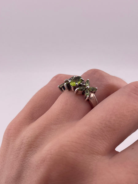 size 7 sterling silver faceted peridot ring