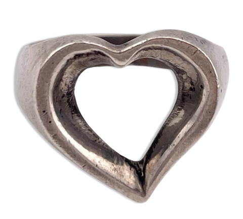 size 7.75 sterling silver heart cut-out ring