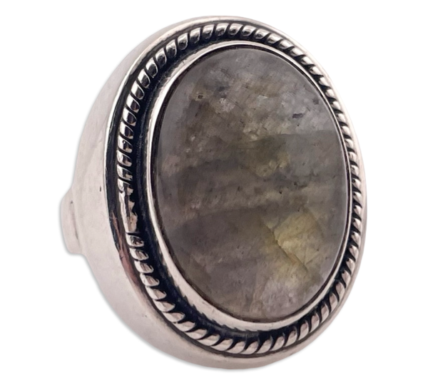 size 7.25 sterling silver oval labradorite rope border ring