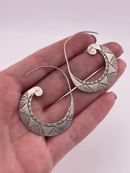 sterling silver stoneless etched threader earrings