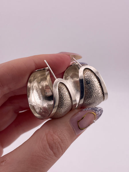 sterling silver 1-1/8" textured partial hoop post earrings