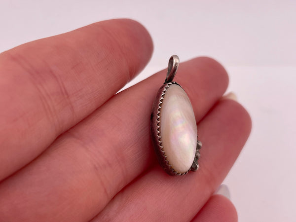 sterling silver mother of pearl shell pendant