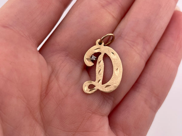 14k yellow gold matte finish 'D' initial white sapphire pendant