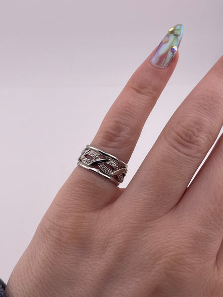 size 4 sterling silver rhodium plated band ring