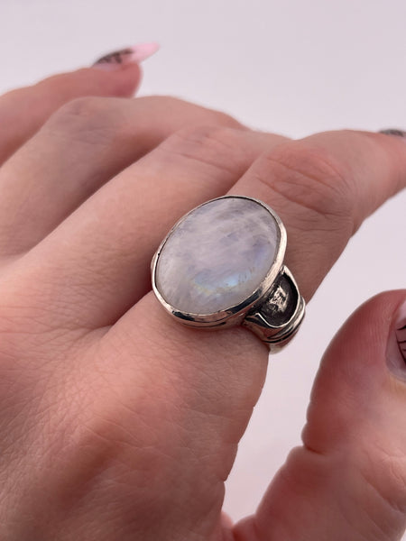 size 7.25 sterling silver oval rainbow moonstone cut-out slot design ring