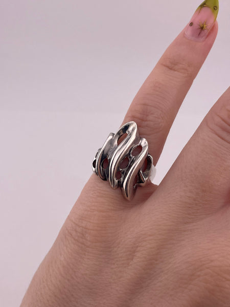 size 5.75 sterling silver stoneless abstract textured cut-out ring