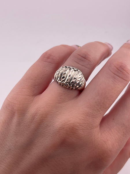 size 7.25 sterling silver stoneless textured diamond cut design ring