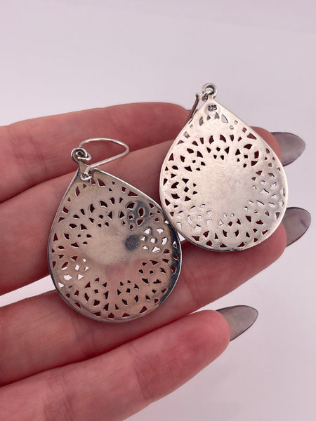 sterling silver stoneless flower cut-out dangle earrings