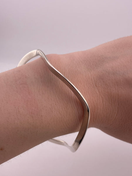 sterling silver 8-3/4" wavy bangle bracelet
