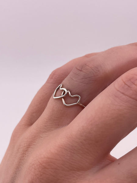 size 7 sterling silver thin lightweight double heart ring