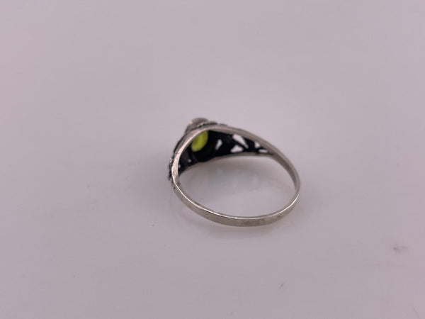 size 7.75 sterling silver faceted green glass ring