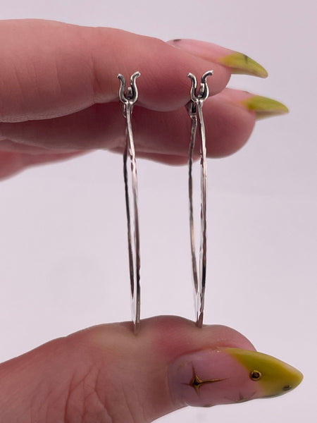 rhodium plated sterling silver 1" textured flat hoop earrings