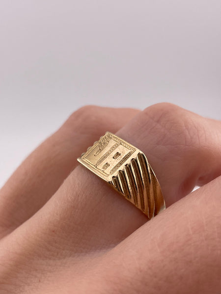 size 7 14k yellow gold 'JA' initials signet ring