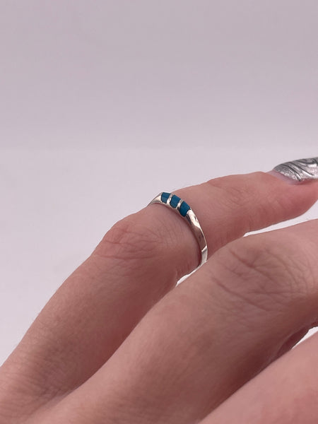 size 2.25 sterling silver blue resin midi ring