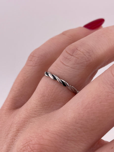 size 8.75 sterling silver twined band ring