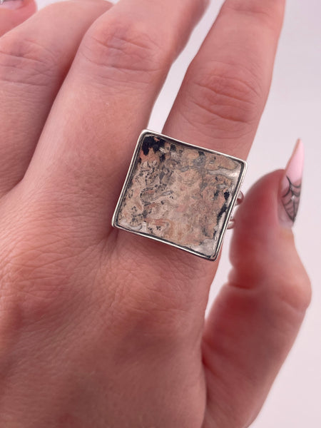 size 8.75 sterling silver Silpada stoneless hammered square ring