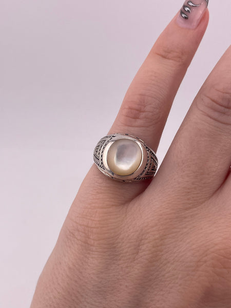 size 6 sterling silver mother of pearl dot design ring