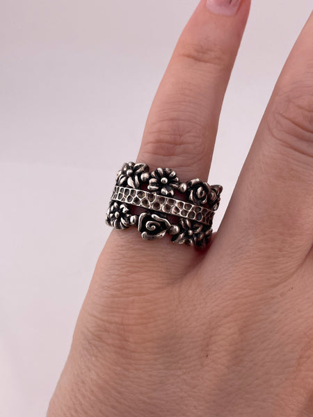 size 5.75  sterling silver flower ring