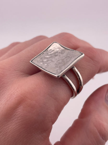 size 8.75 sterling silver Silpada stoneless hammered square ring