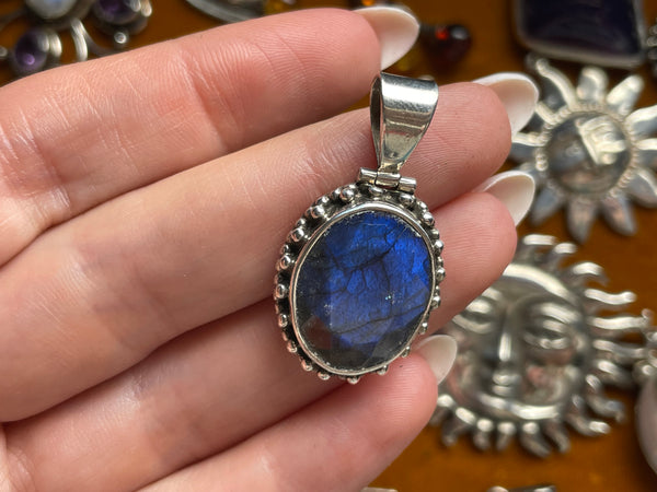 sterling silver faceted labradorite pendant