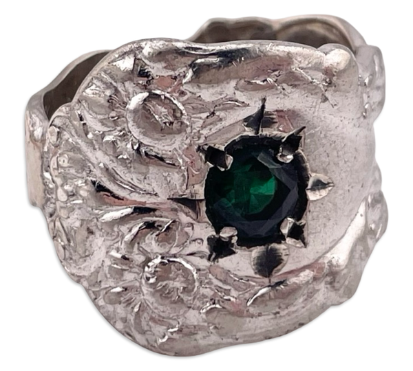 size 7.75 sterling silver faceted green topaz(?) spoon ring