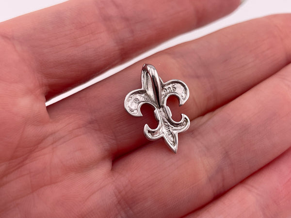 sterling silver fleur-de-lis pendant