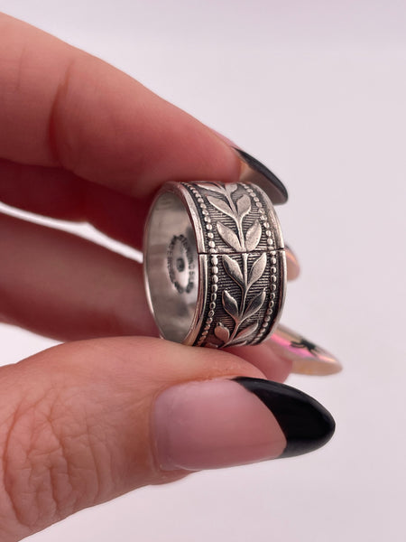 size 6.75 sterling silver Bernard Instone leaf band ring