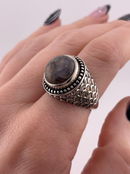 size 8.5 sterling silver labradorite ring